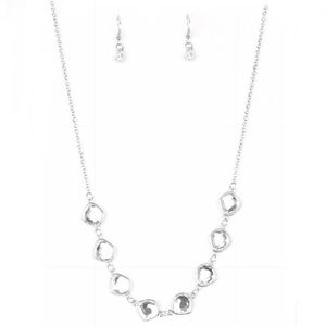 ⤵️PRICE! PAPARAZZI The Imperfectionist - White